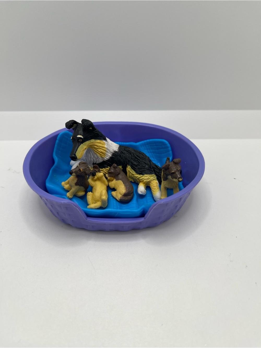 Vintage 1990s Puppy In My Pocket Collie Dog Family Bella Mom & 4 Puppies Dogs
